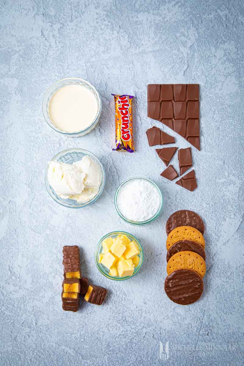 Ingredients to make Crunchie cheesecake