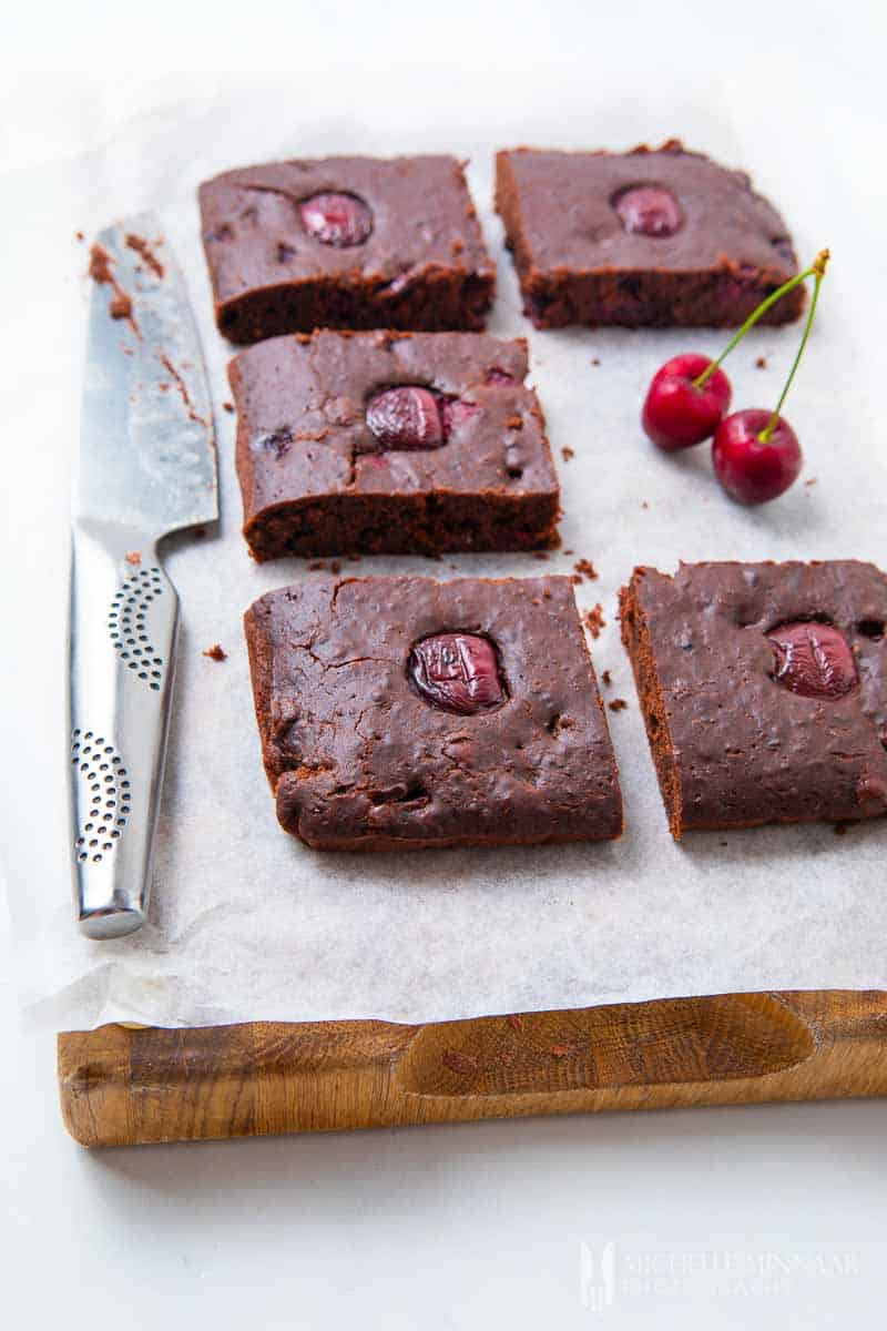 Sliced and cooked cherry brownies