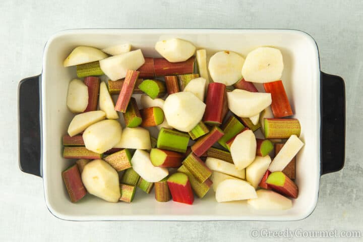 cut up pair and rhubarb pieces.